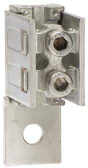 Zylindrische elektrische Anschlussklemme aus Metall, mit zwei Befestigungsschrauben und rechteckiger Basis, verwendet für Kabelverbindungen.
