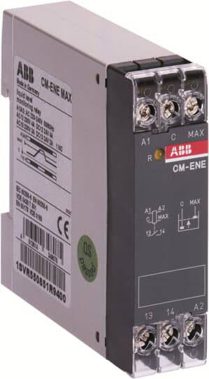 Ein graues ABB Relaismodul mit mehreren Anschlussklemmen oben. Text auf der Seite gibt technische Spezifikationen an.