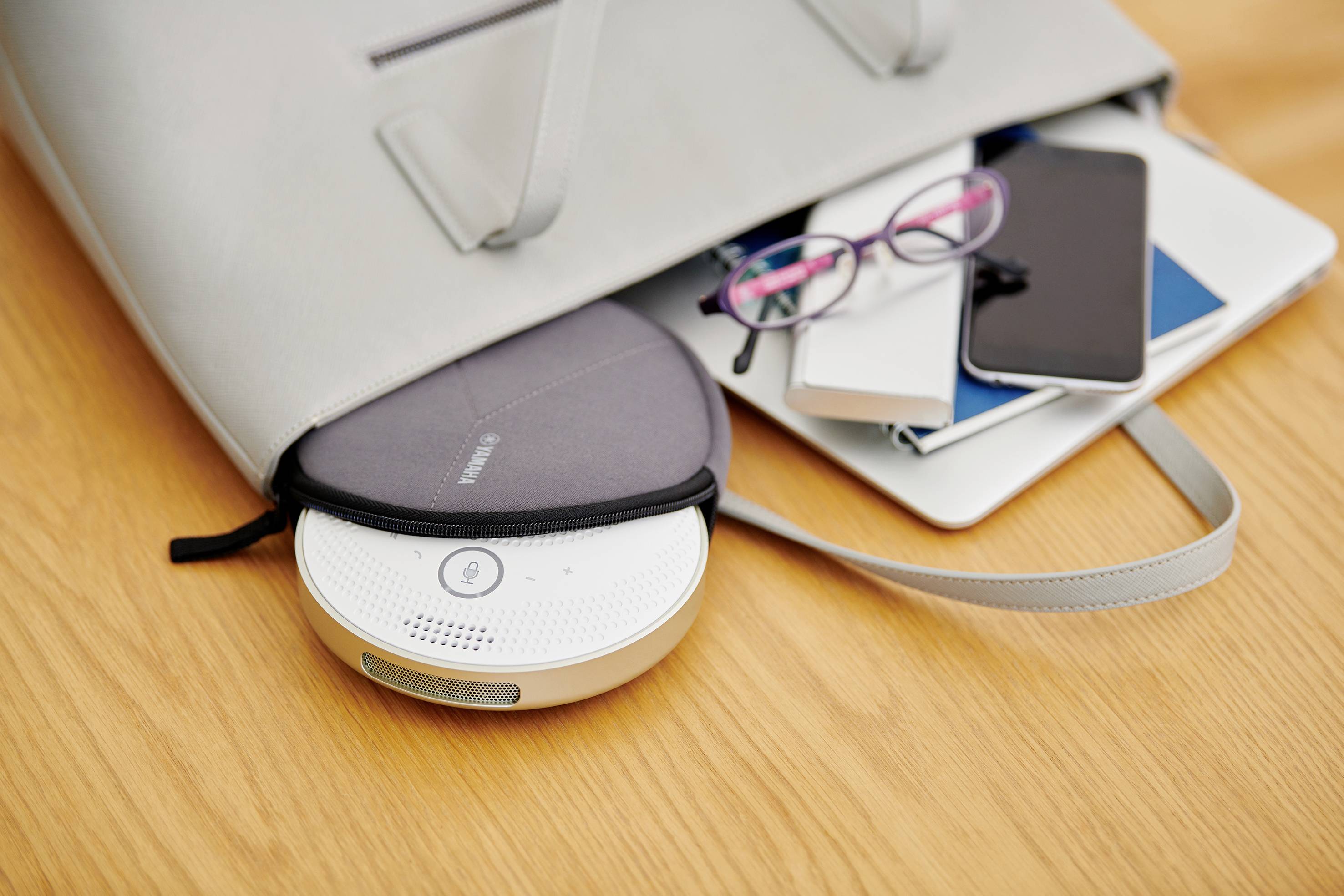 Yamaha YVC-200 Konferenztelefon Micro-USB B (USB 2.0), Bluetooth®, NFC, Kopfhörer (3.5 mm Klinke) Schwarz