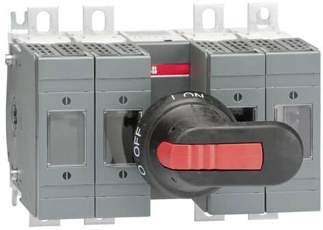 Ein großer schwarzer Schalter mit rotem Hebel auf einem grauen Schaltgerät, markiert mit 'ON' und 'OFF', für elektrische Steuerung.