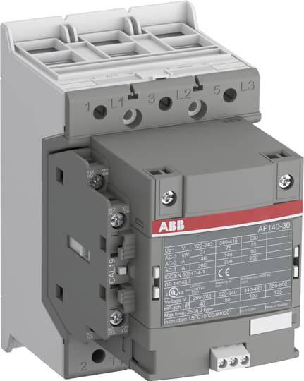 Ein grauer elektrischer Schütz von ABB, Modell AF140-30, mit mehreren Anschlussklemmen und markierter Spezifikationsanzeige.