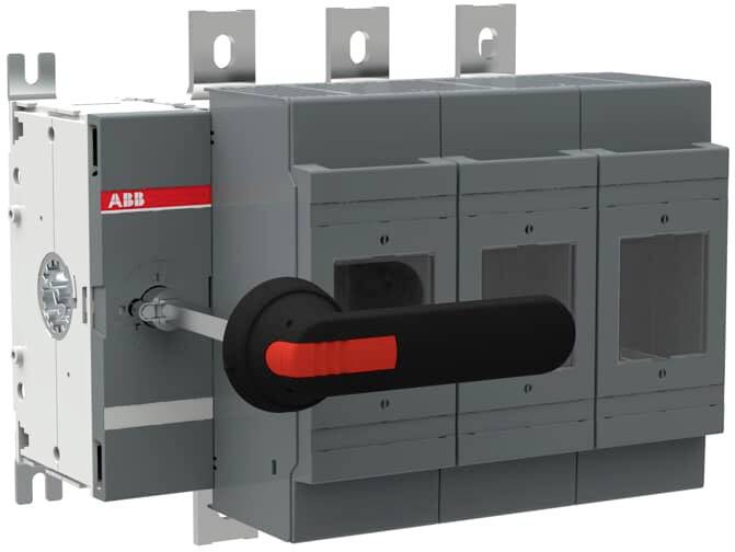 Ein grauer elektrischer Schalter mit rotem Griff, montiert an einer Wand. Eignet sich für industrielle Anwendungen.