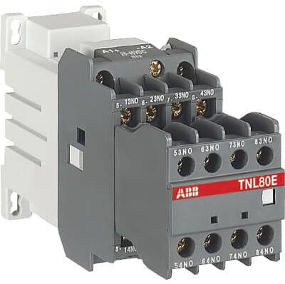 Industrieller Leistungsschütz mit mehreren Stromanschlussklemmen, Modell TNL80E von ABB. Verwendung in elektrischen Schaltkreisen.