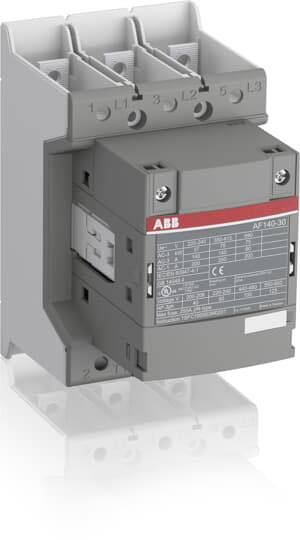 Ein grauer Leistungsschalter von ABB mit Beschriftung auf der Vorderseite. Er hat drei Anschlüsse oben gekennzeichnet mit L1, L2, L3.