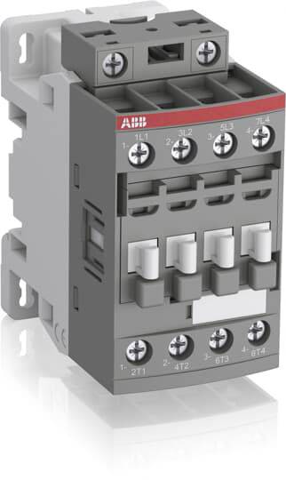 Abbildung eines grauen elektrischen Leistungsschützes mit mehreren Anschlusspunkten, Schrauben und einem roten Streifen oben mit dem Logo 'ABB'.