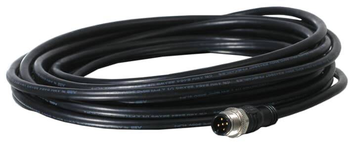 Ein langes schwarzes Kabel mit einem mehrpoligen Stecker am Ende, möglicherweise für die Verbindung elektronischer Geräte geeignet.