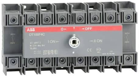 ABB OT100F4C Schalter mit drei Positionen: OFF, I, II. Industrieller Lasttrennschalter zur Steuerung elektrischer Verbindungen.
