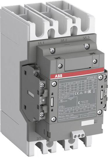 Ein dreipoliger Schütz für industrielle Anwendungen mit Anschlussklemmen oben und unten, Herstellerlogo und technische Spezifikationen.