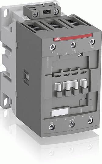 Ein dreipoliges, graues ABB-Schütz, das in elektrischen Schaltungen zur Fernsteuerung von Geräten eingesetzt wird.
