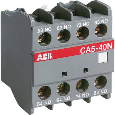 Ein graues Elektroteil mit sechs nummerierten Löchern und der Aufschrift 'ABB CA5-40N' auf einem roten Streifen.