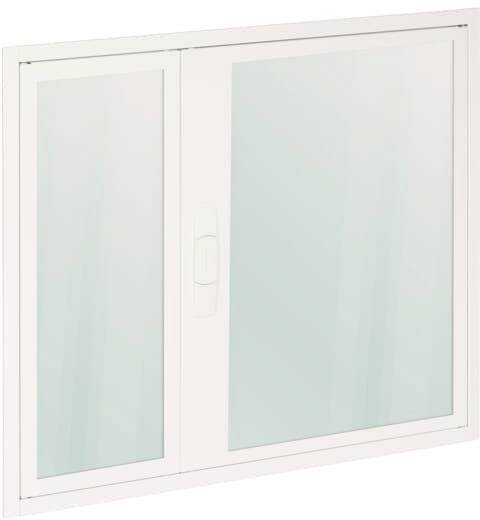 Ein weißes Schiebefenster mit zwei Glaspaneelen, eines davon ist verschiebbar. Das Fenster ist geschlossen und zeigt eine einfache, moderne Konstruktion.
