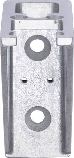Metallisches Bauteil in U-Form, mit mehreren Löchern an den flachen Seiten, geeignet für Konstruktions- oder Befestigungszwecke.