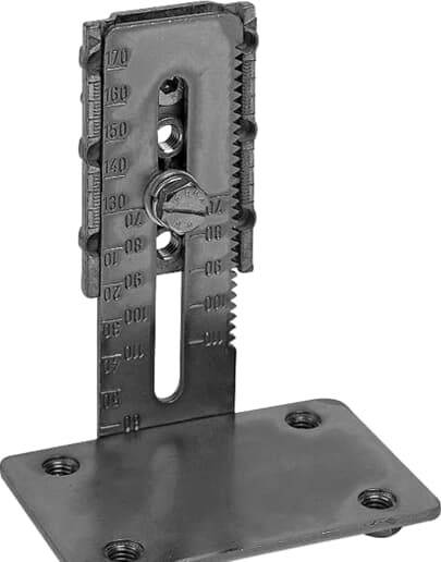 Metallhalterung mit verstellbarer Schraube und Skala zur Feinjustierung. Verwendet zur Befestigung von Konstruktionselementen.