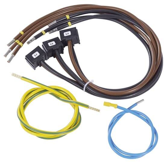 Mehrere elektrische Kabel in unterschiedlichen Farben und Größen, inklusive brauner, gelber, grüner und blauer Leitungen mit Steckverbindern.