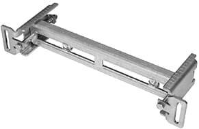 Ein verstellbarer Metallträger, der für die Befestigung oder Stabilisierung von Objekten in Bauprojekten verwendet wird.