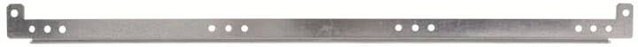 Metallverstrebung mit vier Löchern zur Befestigung, horizontal ausgerichtet.