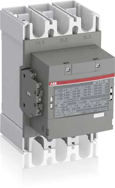 Dreipoliger Schaltschütz von ABB, Modell AF370-30, mit technischem Etikett auf der Vorderseite. Wird in elektrischen Schaltschränken verwendet.