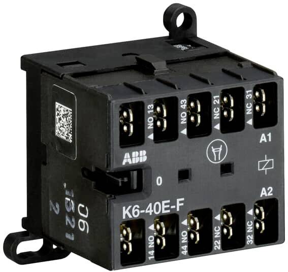 Schwarzer elektrischer Schütz mit mehreren Anschlüssen, Modell K6-40E-F, zeigt Markenlogo und technische Details, geeignet für Verdrahtungszwecke.