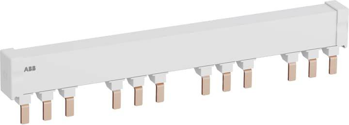 Ein weißer, rechteckiger Stromverteiler mit mehreren Kupferklemmen unten, vorgesehen zur Verteilung elektrischer Energie in einem Schaltschrank.