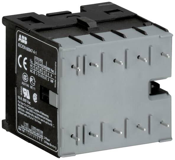 Ein elektrischer Schütz von ABB, grau-schwarz, mit technischen Spezifikationen auf der Seite. Verwendet für Steuerung von Stromkreisen.