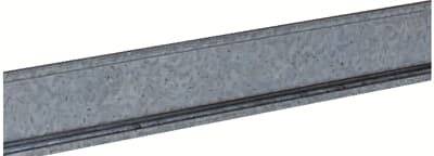 Metallischer L-Stahlprofilbalken, grau, horizontal in der Bildmitte, texturlos und glatt, dient als Konstruktionsmaterial.