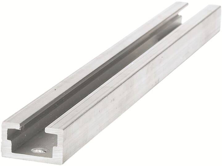 Metallschiene mit C-Profil, geeignet für Befestigungs- oder Montageanwendungen.