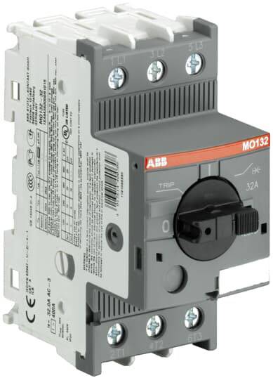 ABB-MO132 Motorschutzschalter, grau, mit Drehschalter. Markierungen und Maße sind auf der Vorderseite erkennbar.
