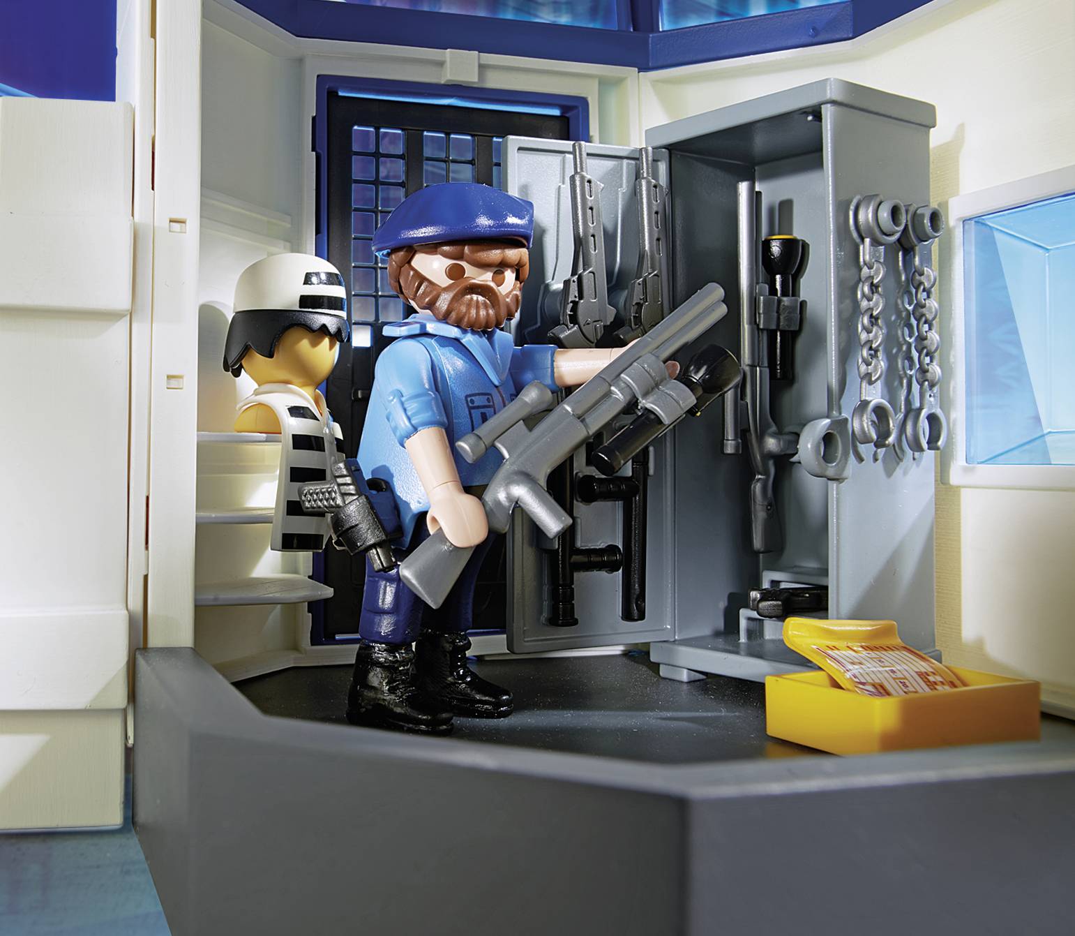 Playmobil® City Life Polizei-Kommandozentrale mit Gefängnis 6872