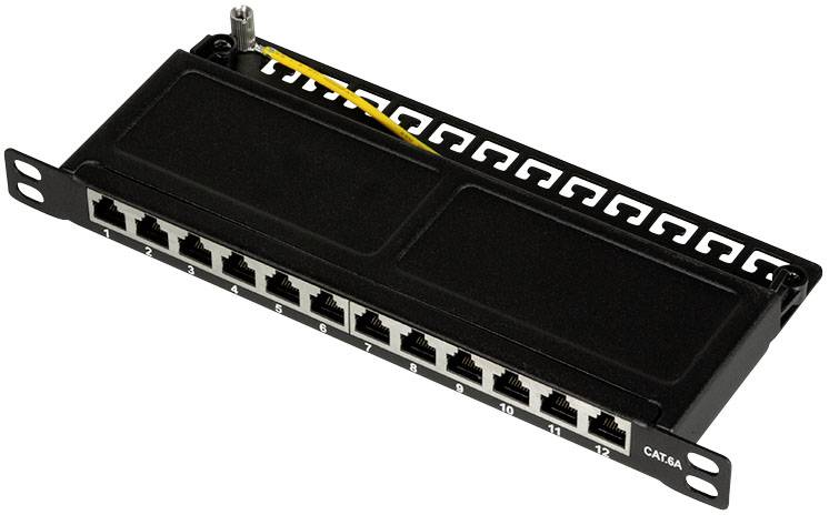 Netzwerk-Patchpanel mit 12 RJ45-Anschlüssen für Ethernet-Verkabelung, CAT6A-Standard. Schwarze Metallkonstruktion mit Kabelmanagement.