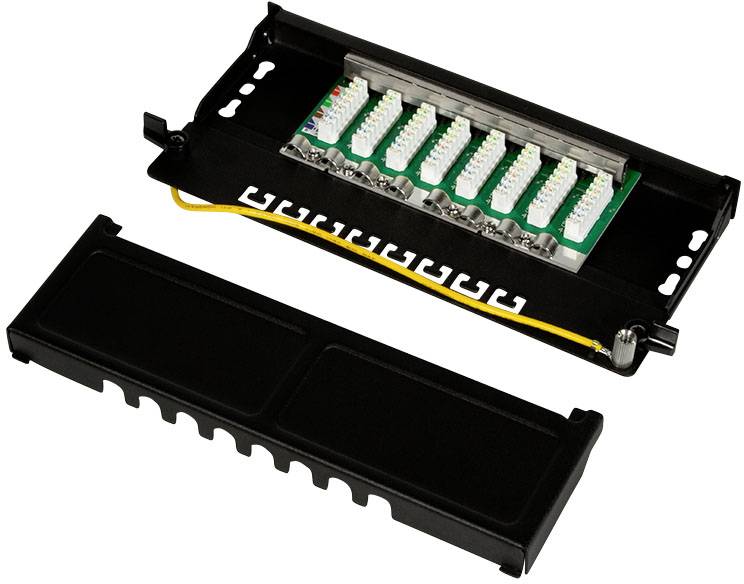 Glasfaser-Spleißbox mit geöffnetem Deckel, die Spleißverbindungen und eine Erdungsverbindung zeigt. Geeignet für Netzwerkverkabelung.