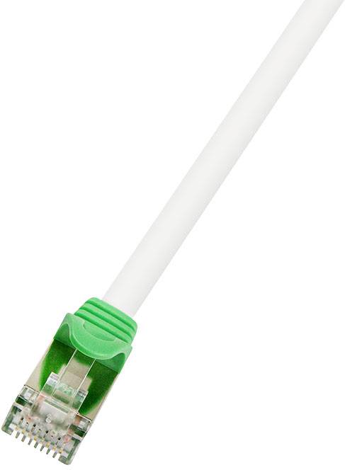 Grünes Ethernetkabel mit Steckanschluss, genutztes Zubehör für Netzwerke und Internetverbindungen.