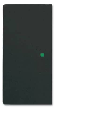 Ein schwarzes Notizbuch mit einem kleinen grünen Quadrat in der Mitte.