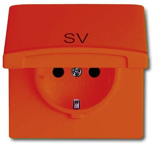 Eine orange Steckdose mit der Aufschrift 'SV' auf der Abdeckung.