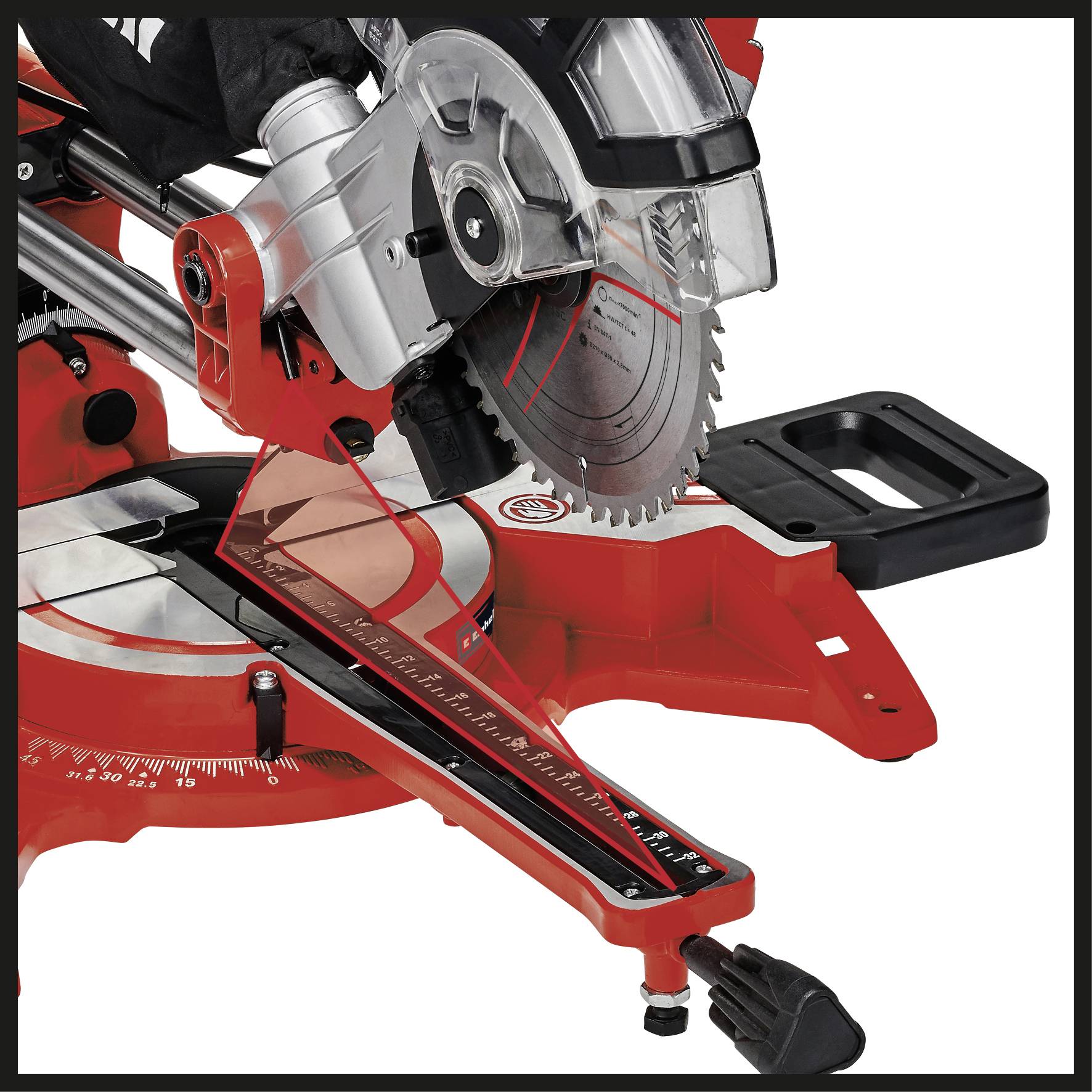 Eine rote Kappsäge mit einem silbernen Sägeblatt. Die Winkelmesser-Skala ist für präzise Schnitte markiert.