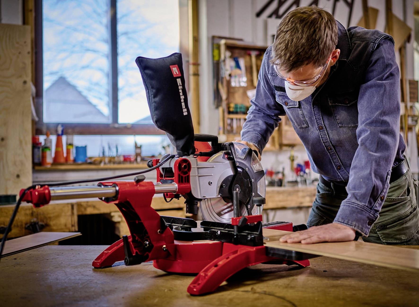 Einhell TC-SM 2534/1 Dual Zug-Kapp- und Gehrungssäge 250mm 2100W