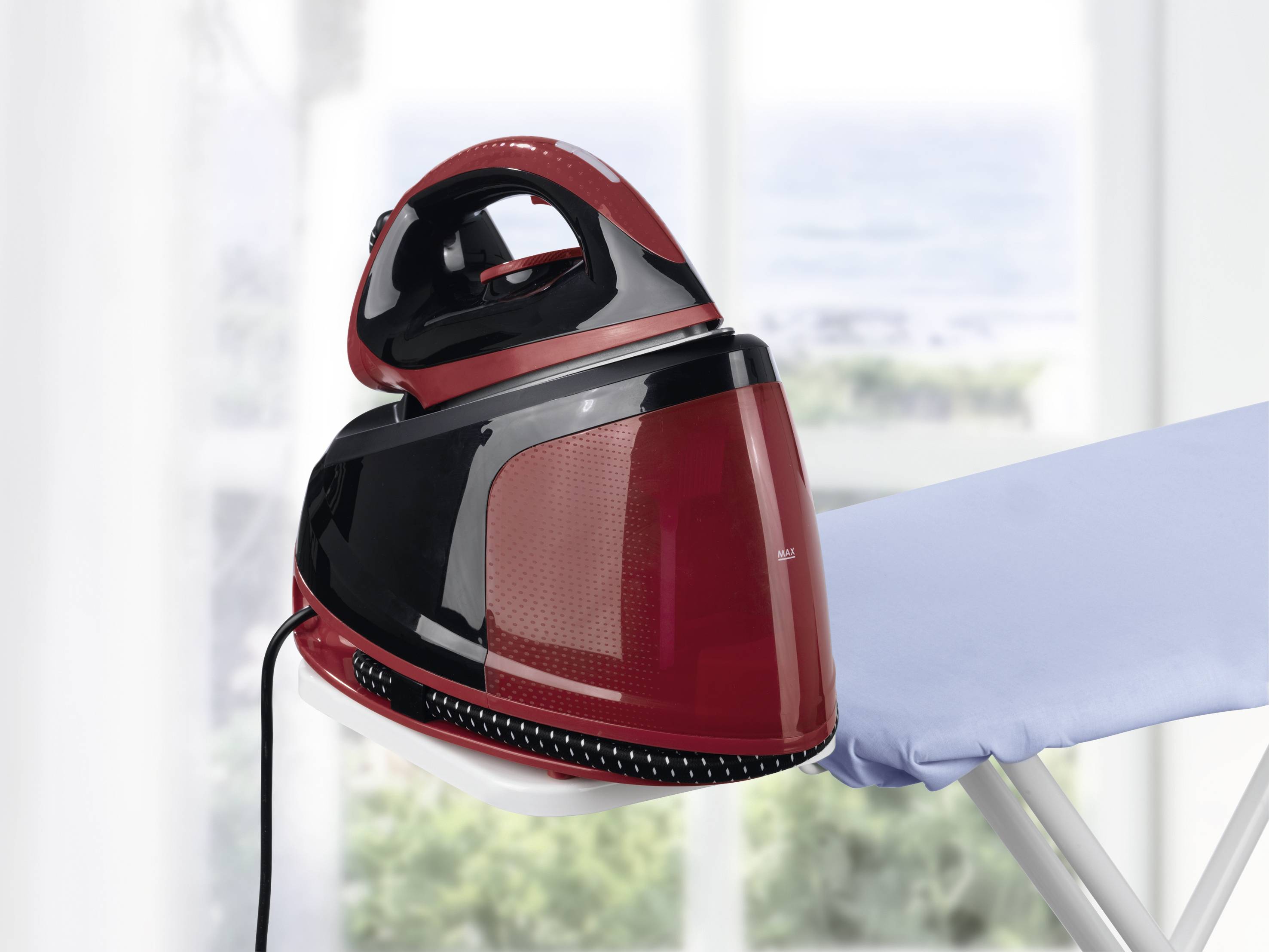 Maxxmee 07850 Dampfbügelstation 2400W Rot-Schwarz