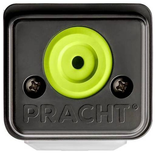 Eine quadratische, schwarze Leuchte mit einem auffällig grünen Kreis in der Mitte und 'PRACHT' darunter.