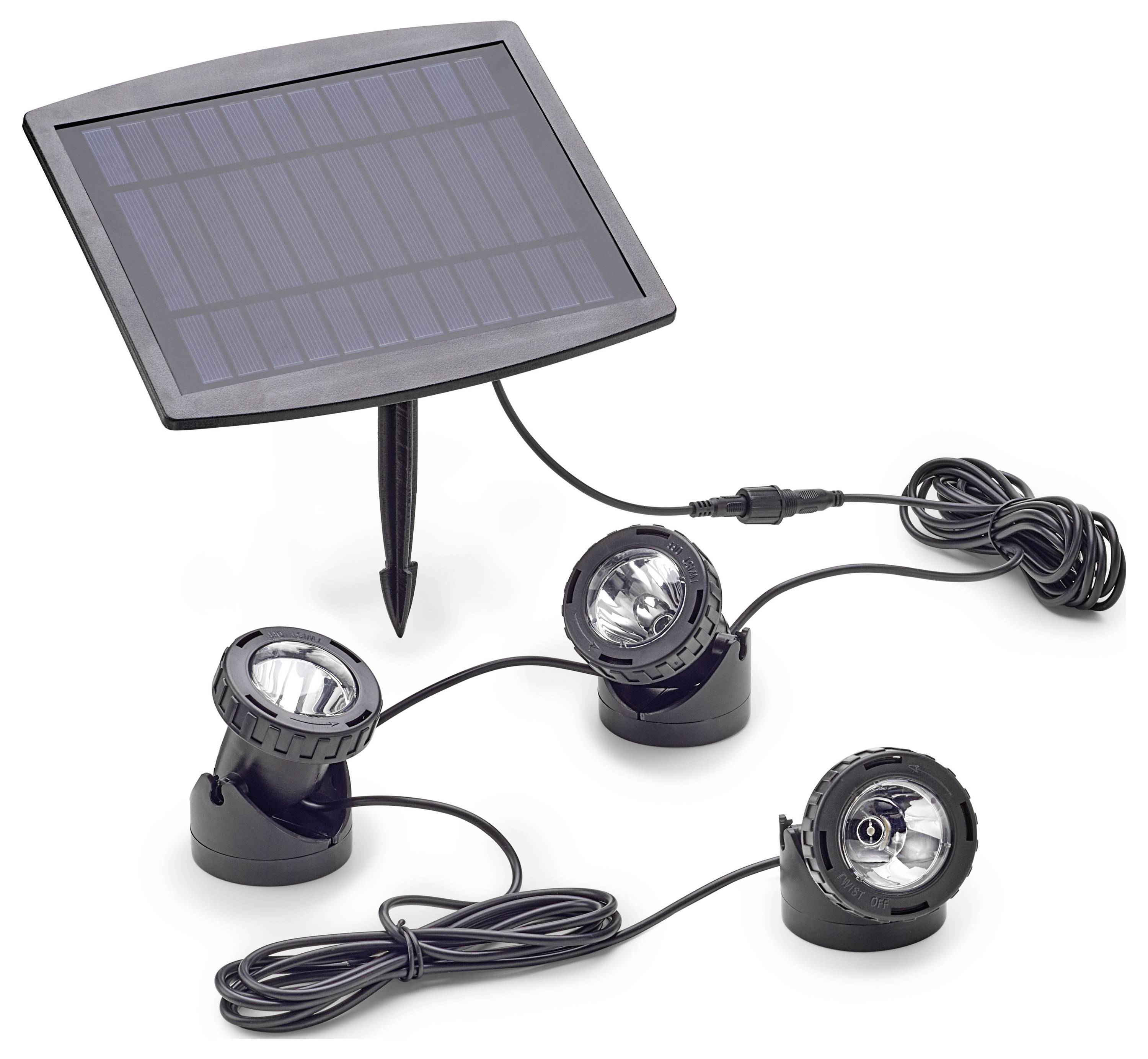 Ein solarbetriebenes Außenbeleuchtungs-Set mit einem Solarpanel und drei verstellbaren LED-Scheinwerfern, die durch Kabel miteinander verbunden sind.