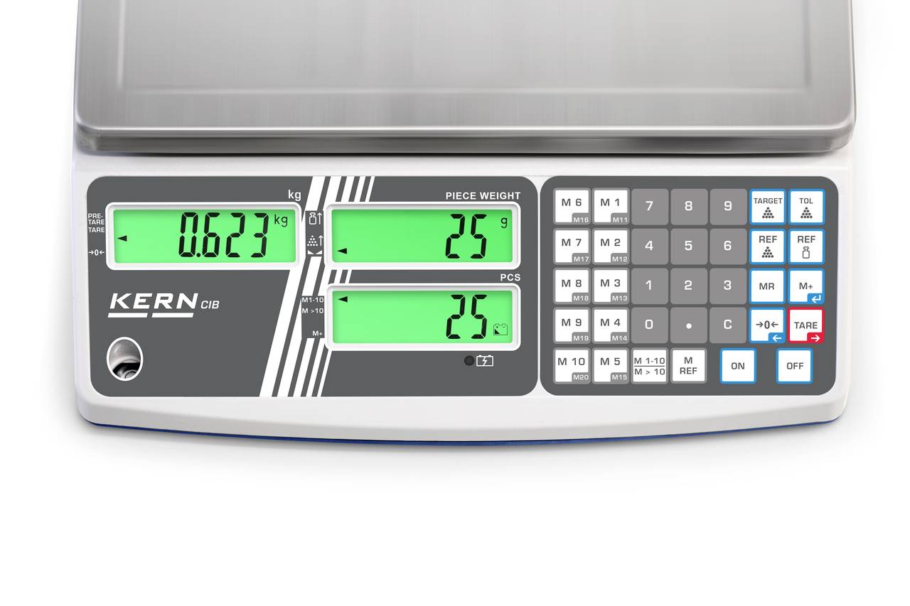 Digitale Waage mit Anzeige: Gewicht '0,623 kg' und Stückgewicht '25'. Tastatur mit Tasten zur Kalibrierung und Tarierung.