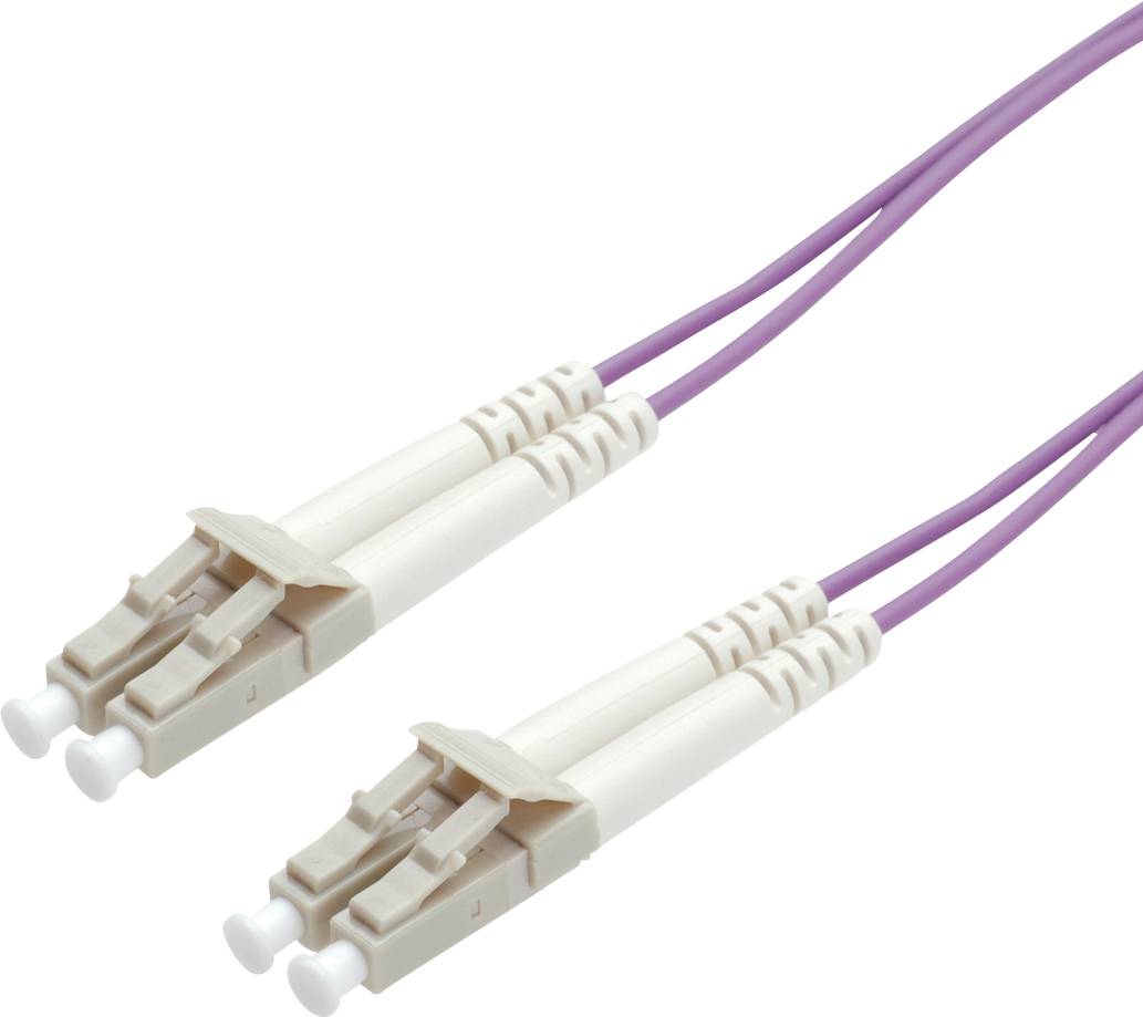 Zwei violette Glasfaserkabel mit LC-Steckern auf weißem Hintergrund.