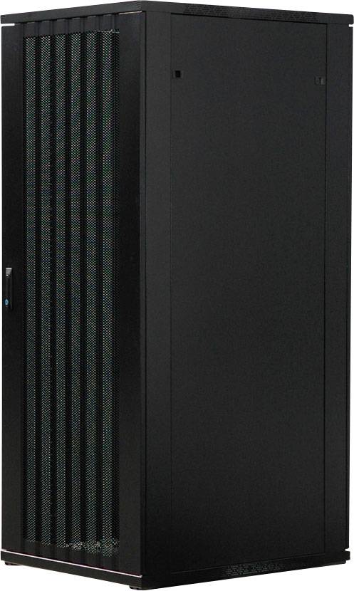 Ein schwarzer Server-Schrank, freistehend, mit Lüftungsschlitzen an der Vorderseite, zur Lagerung und Kühlung von Computerhardware.