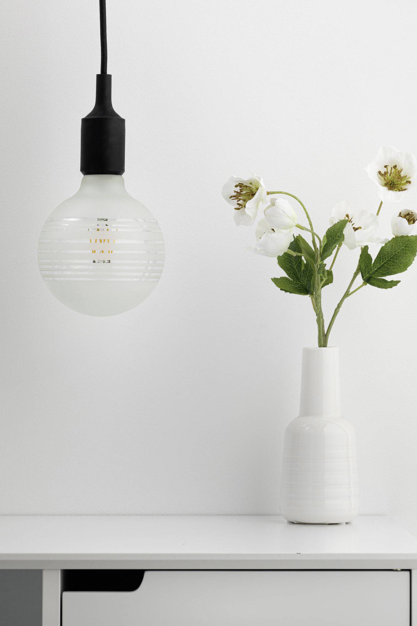 Paulmann 28744 LED EEK F (A - G) E27 Globeform 4.5 W = 40 W Gold (Ø x H) 125 mm x 170 mm 1 St.