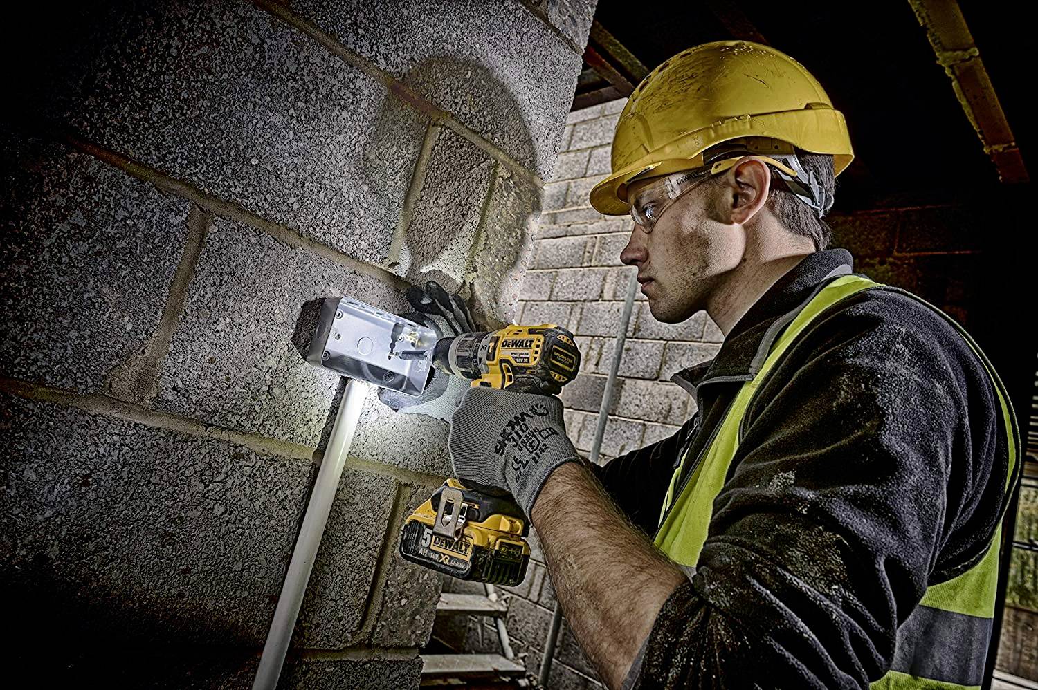 DeWALT DCD796D2-QW Akku-Schlagbohrschrauber (bl) 460 Watt, 18V, max. Bohrleistung 40/13/13 mm, T STAK-Box, 2x 2 Ah Akku