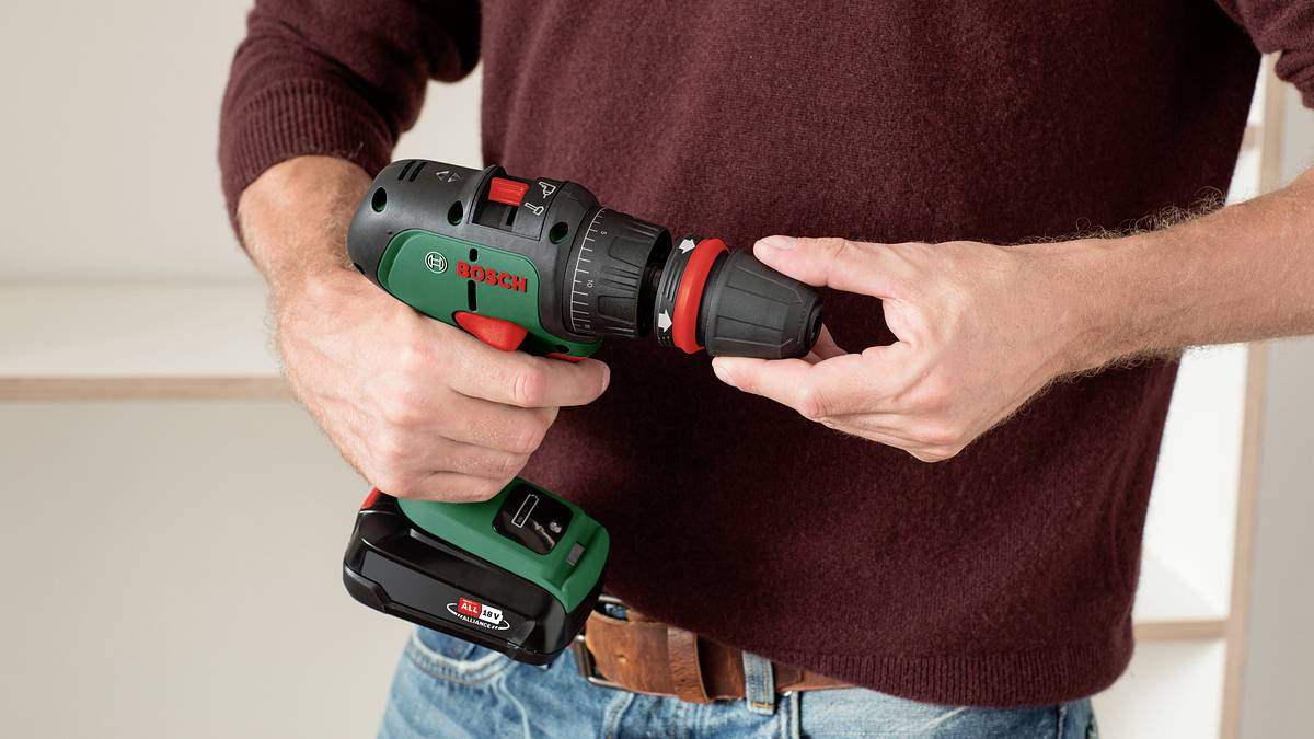 Bosch Home and Garden AdvancedImpact 18 2-Gang-Akku-Schlagbohrschrauber inkl. 2. Akku, inkl. Koffer, inkl. Ladegerät