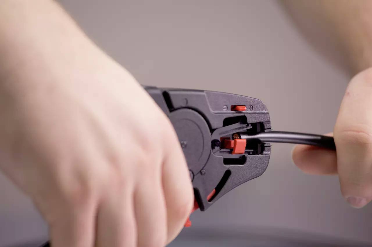 Wiha 42062 Abisolierwerkzeug 0.03 bis 16 mm² 5 bis 32