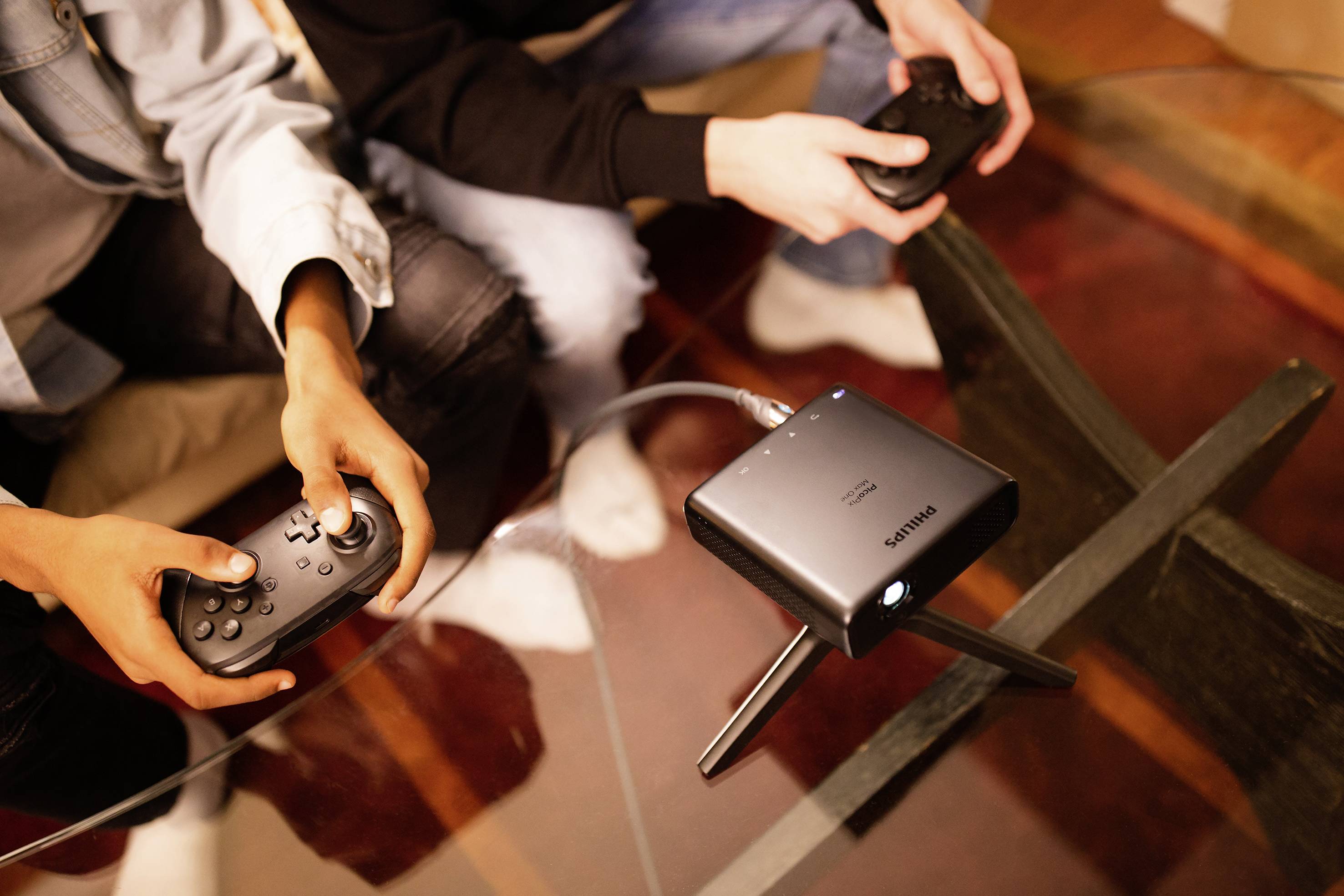 Philips Home Projector Beamer PicoPix Max One LED 450 lm 1920 x 1080 Full HD Integrierter Lautsprecher, Akkubetrieben