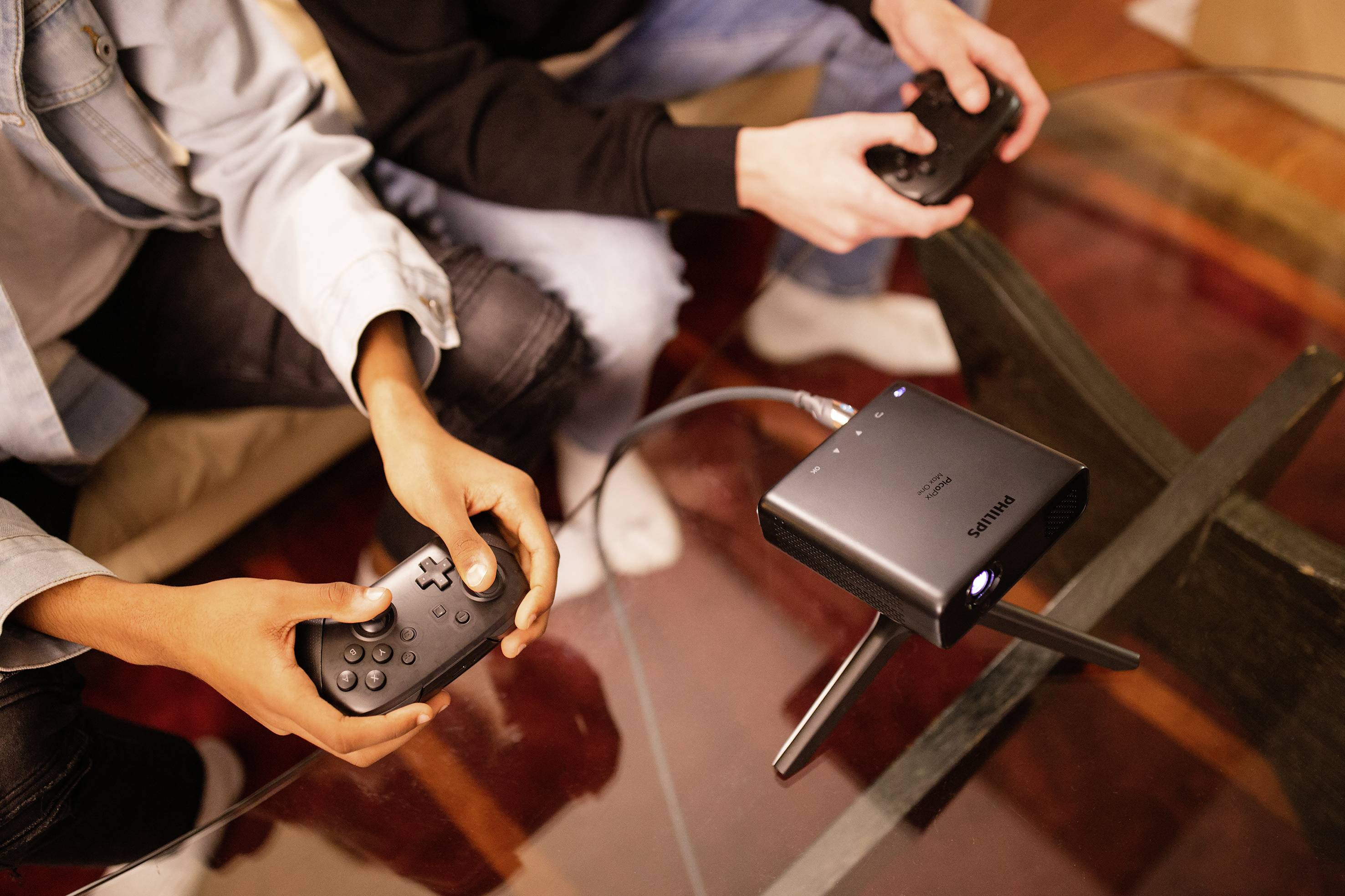 Philips Home Projector Beamer PicoPix Max One LED 450 lm 1920 x 1080 Full HD Integrierter Lautsprecher, Akkubetrieben