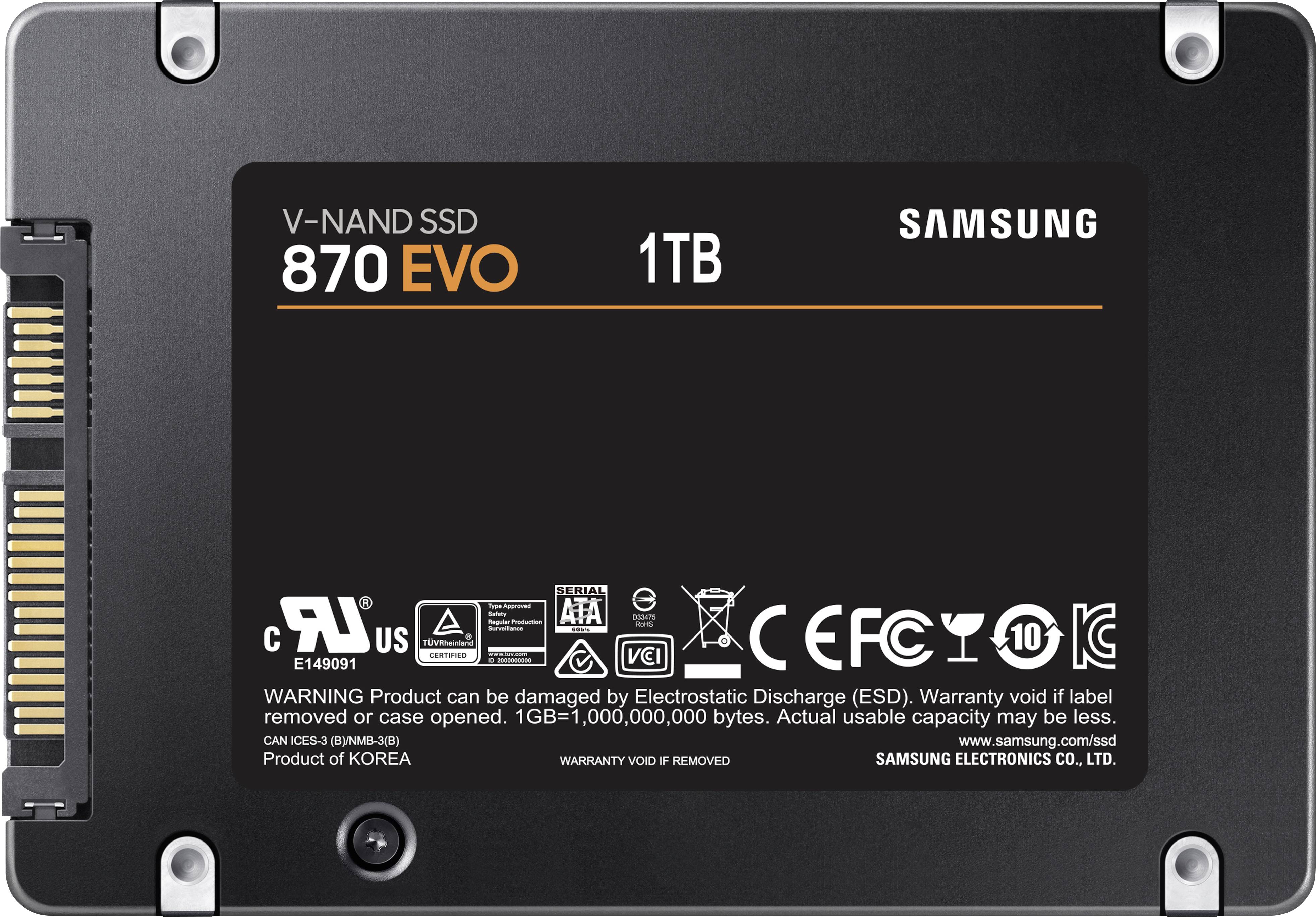 Eine schwarze SSD mit der Aufschrift 'V-NAND SSD 870 EVO 1TB'. Es zeigt Markenzeichen und Warnhinweise zur elektrostatischen Entladung.