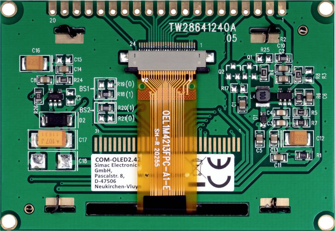 Nahaufnahme einer elektronischen Leiterplatte mit grüner Oberfläche, Leiterbahnen und einer orangenen Flachbandkabelverbindung in der Mitte.
