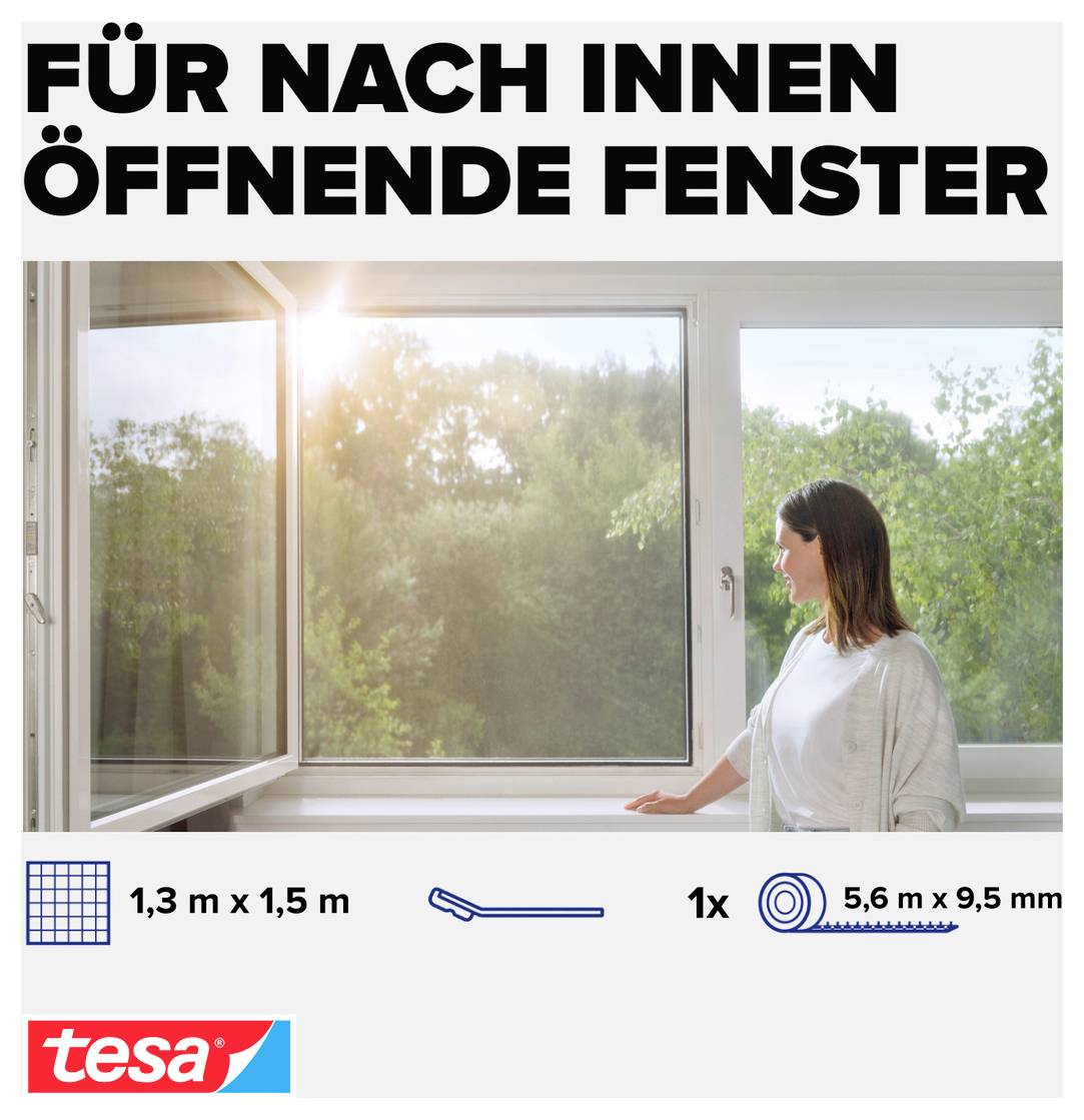 Werbung für 'FÜR NACH INNEN ÖFFNENDE FENSTER': Frau vor geöffnetem Fenster, unten Maßangaben 1,3 m x 1,5 m und 5,6 m x 9,5 mm, tesa-Logo.